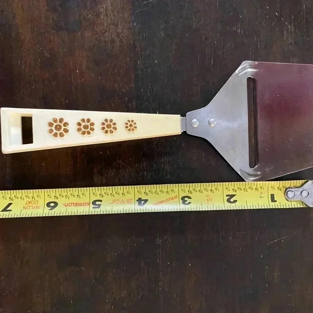 Vintage Travco Cheese Cutter Slicer Plastic Handle White‎ Flowers